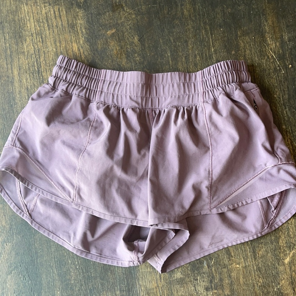 Lulu Lemon Hotty Hot Short II *2.5”